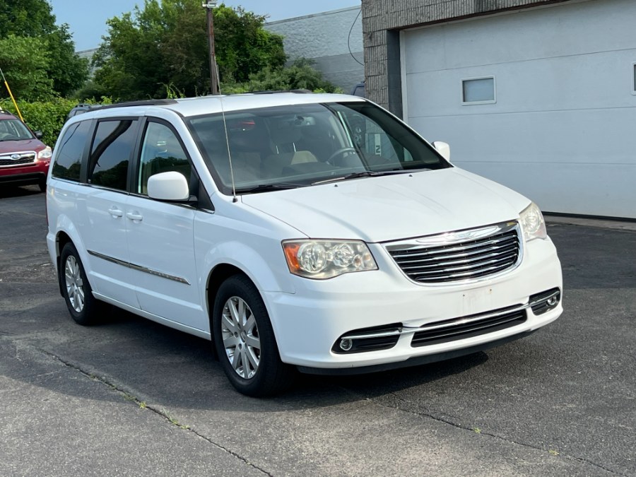 2014 Chrysler Town & Country 4dr Wgn Touring, available for sale in Westfield, Massachusetts | Auto Wings Cop. Westfield, Massachusetts 2014 Chrysler Town & Country 4dr Wgn Touring, available for sale in Westfield, Massachusetts | Auto Wings Cop. Westfield, Massachusetts