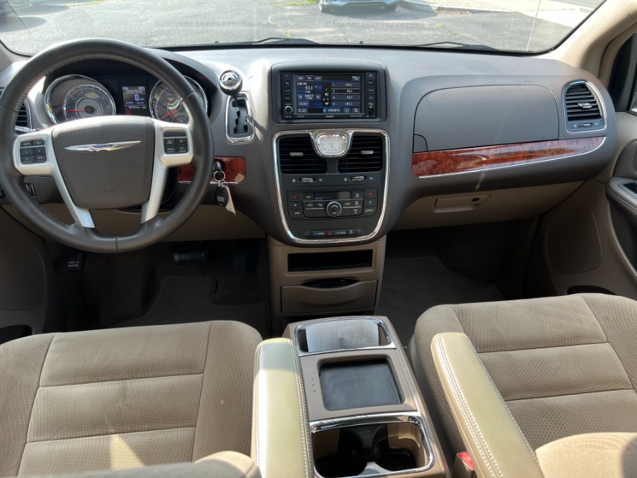 2014 Chrysler Town & Country 4dr Wgn Touring, available for sale in Westfield, Massachusetts | Auto Wings Cop. Westfield, Massachusetts 2014 Chrysler Town & Country 4dr Wgn Touring, available for sale in Westfield, Massachusetts | Auto Wings Cop. Westfield, Massachusetts