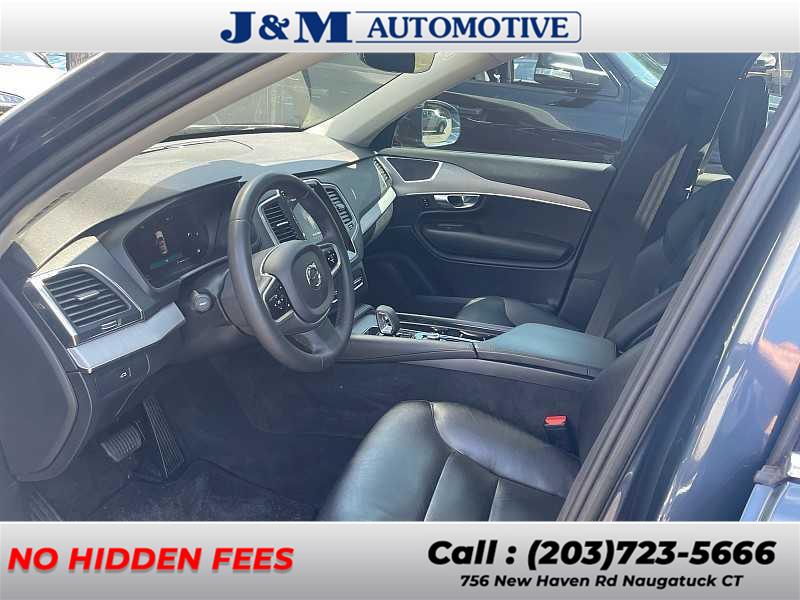 2023 Volvo XC90 Core photo 2