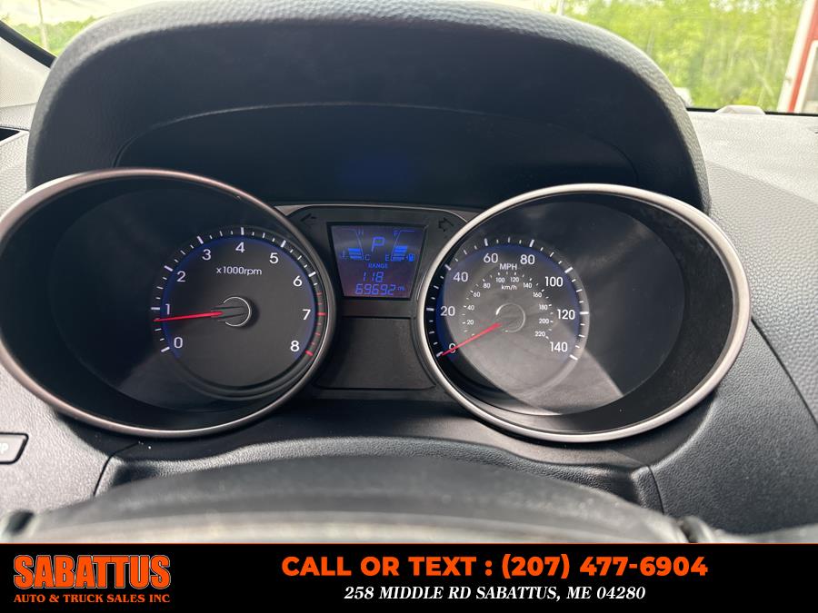 2010 Hyundai Tucson FWD 4dr I4 Auto GLS, available for sale in Sabattus, Maine | Sabattus Auto and Truck Sales Inc. Sabattus, Maine 2010 Hyundai Tucson FWD 4dr I4 Auto GLS, available for sale in Sabattus, Maine | Sabattus Auto and Truck Sales Inc. Sabattus, Maine
