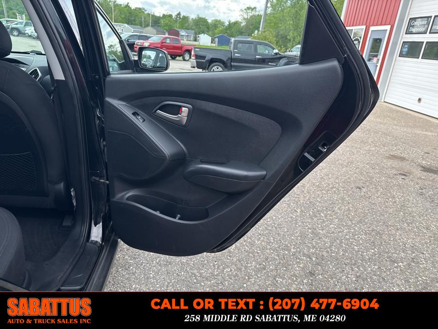 2010 Hyundai Tucson FWD 4dr I4 Auto GLS, available for sale in Sabattus, Maine | Sabattus Auto and Truck Sales Inc. Sabattus, Maine 2010 Hyundai Tucson FWD 4dr I4 Auto GLS, available for sale in Sabattus, Maine | Sabattus Auto and Truck Sales Inc. Sabattus, Maine
