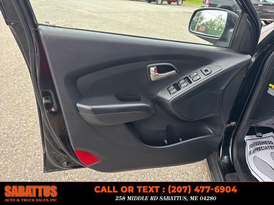 2010 Hyundai Tucson FWD 4dr I4 Auto GLS, available for sale in Sabattus, Maine | Sabattus Auto and Truck Sales Inc. Sabattus, Maine 2010 Hyundai Tucson FWD 4dr I4 Auto GLS, available for sale in Sabattus, Maine | Sabattus Auto and Truck Sales Inc. Sabattus, Maine