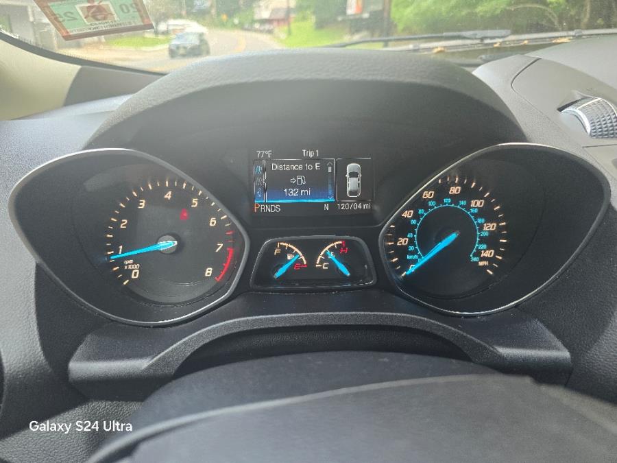 2014 Ford Escape FWD 4dr SE, available for sale in Bloomingdale, New Jersey | Bloomingdale Auto Group. Bloomingdale, New Jersey 2014 Ford Escape FWD 4dr SE, available for sale in Bloomingdale, New Jersey | Bloomingdale Auto Group. Bloomingdale, New Jersey