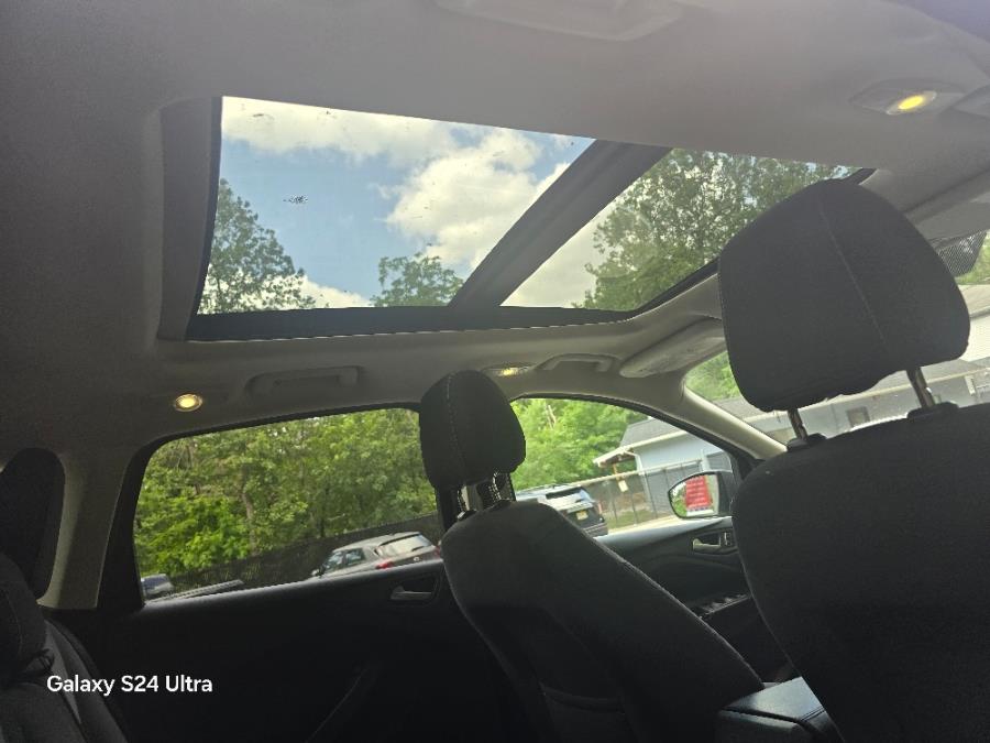2014 Ford Escape FWD 4dr SE, available for sale in Bloomingdale, New Jersey | Bloomingdale Auto Group. Bloomingdale, New Jersey 2014 Ford Escape FWD 4dr SE, available for sale in Bloomingdale, New Jersey | Bloomingdale Auto Group. Bloomingdale, New Jersey