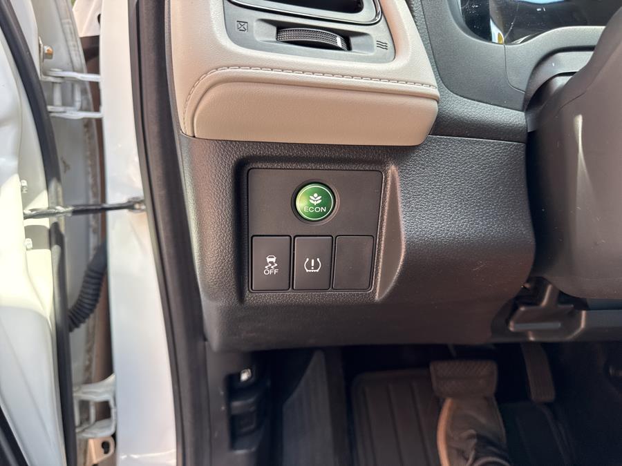 2016 Honda HR-V AWD 4dr LX, available for sale in Waterbury, Connecticut | National Auto Brokers, Inc.. Waterbury, Connecticut 2016 Honda HR-V AWD 4dr LX, available for sale in Waterbury, Connecticut | National Auto Brokers, Inc.. Waterbury, Connecticut