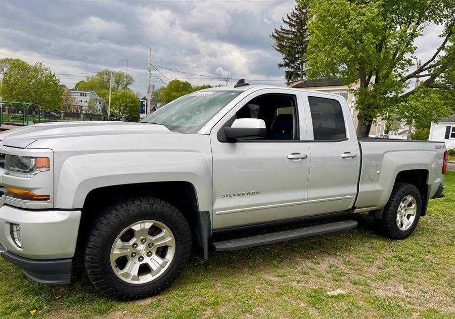 2017 Chevrolet Silverado 1500 LT Z71 4x4 4dr Double Cab 6.5 ft. SB, available for sale in Salem, Massachusetts | Dave Franks Auto Sales. Salem, Massachusetts 2017 Chevrolet Silverado 1500 LT Z71 4x4 4dr Double Cab 6.5 ft. SB, available for sale in Salem, Massachusetts | Dave Franks Auto Sales. Salem, Massachusetts