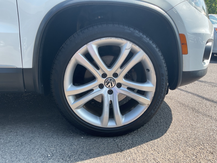 2016 Volkswagen Tiguan 4MOTION 4dr Auto SEL, available for sale in Waterbury, Connecticut | Jim Juliani Motors. Waterbury, Connecticut 2016 Volkswagen Tiguan 4MOTION 4dr Auto SEL, available for sale in Waterbury, Connecticut | Jim Juliani Motors. Waterbury, Connecticut
