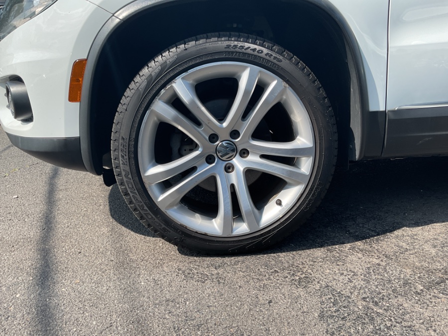 2016 Volkswagen Tiguan 4MOTION 4dr Auto SEL, available for sale in Waterbury, Connecticut | Jim Juliani Motors. Waterbury, Connecticut 2016 Volkswagen Tiguan 4MOTION 4dr Auto SEL, available for sale in Waterbury, Connecticut | Jim Juliani Motors. Waterbury, Connecticut