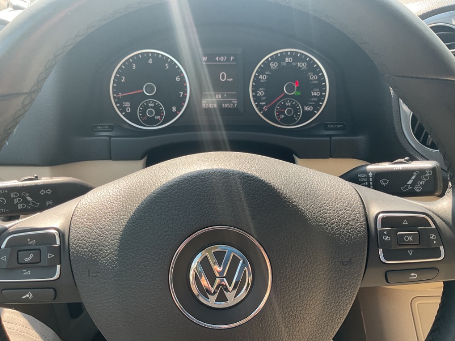 2016 Volkswagen Tiguan 4MOTION 4dr Auto SEL, available for sale in Waterbury, Connecticut | Jim Juliani Motors. Waterbury, Connecticut 2016 Volkswagen Tiguan 4MOTION 4dr Auto SEL, available for sale in Waterbury, Connecticut | Jim Juliani Motors. Waterbury, Connecticut
