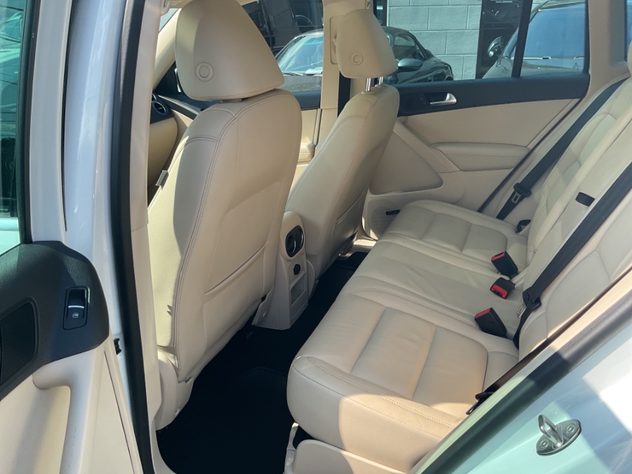 2016 Volkswagen Tiguan 4MOTION 4dr Auto SEL, available for sale in Waterbury, Connecticut | Jim Juliani Motors. Waterbury, Connecticut 2016 Volkswagen Tiguan 4MOTION 4dr Auto SEL, available for sale in Waterbury, Connecticut | Jim Juliani Motors. Waterbury, Connecticut