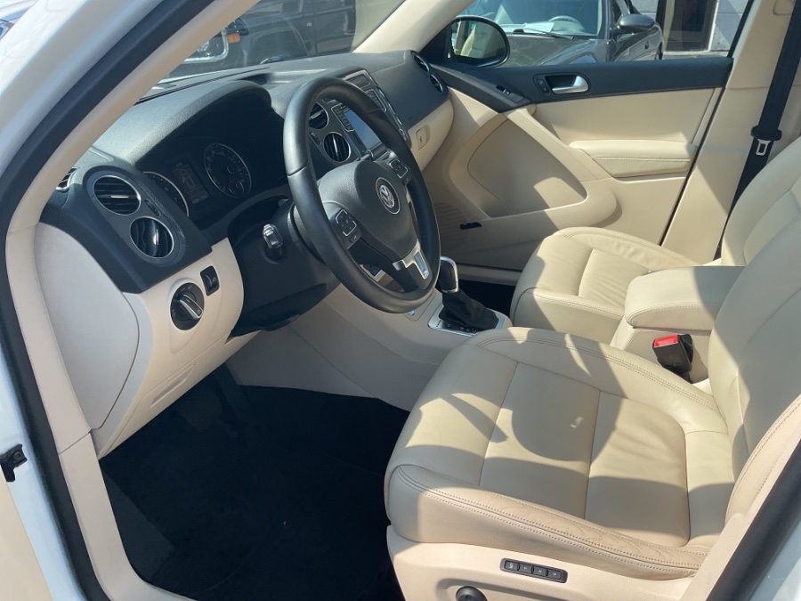 2016 Volkswagen Tiguan 4MOTION 4dr Auto SEL, available for sale in Waterbury, Connecticut | Jim Juliani Motors. Waterbury, Connecticut 2016 Volkswagen Tiguan 4MOTION 4dr Auto SEL, available for sale in Waterbury, Connecticut | Jim Juliani Motors. Waterbury, Connecticut