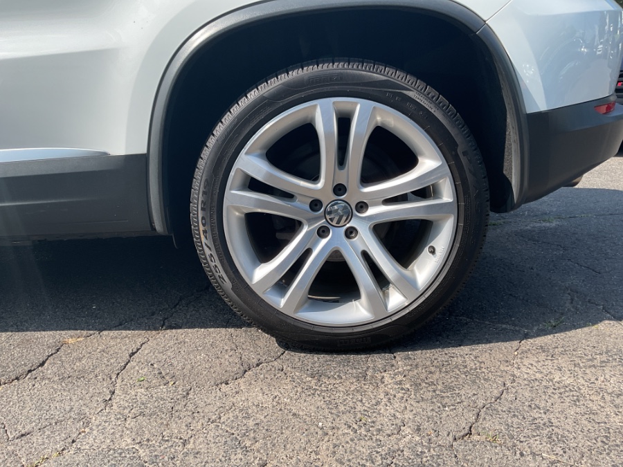 2016 Volkswagen Tiguan 4MOTION 4dr Auto SEL, available for sale in Waterbury, Connecticut | Jim Juliani Motors. Waterbury, Connecticut 2016 Volkswagen Tiguan 4MOTION 4dr Auto SEL, available for sale in Waterbury, Connecticut | Jim Juliani Motors. Waterbury, Connecticut