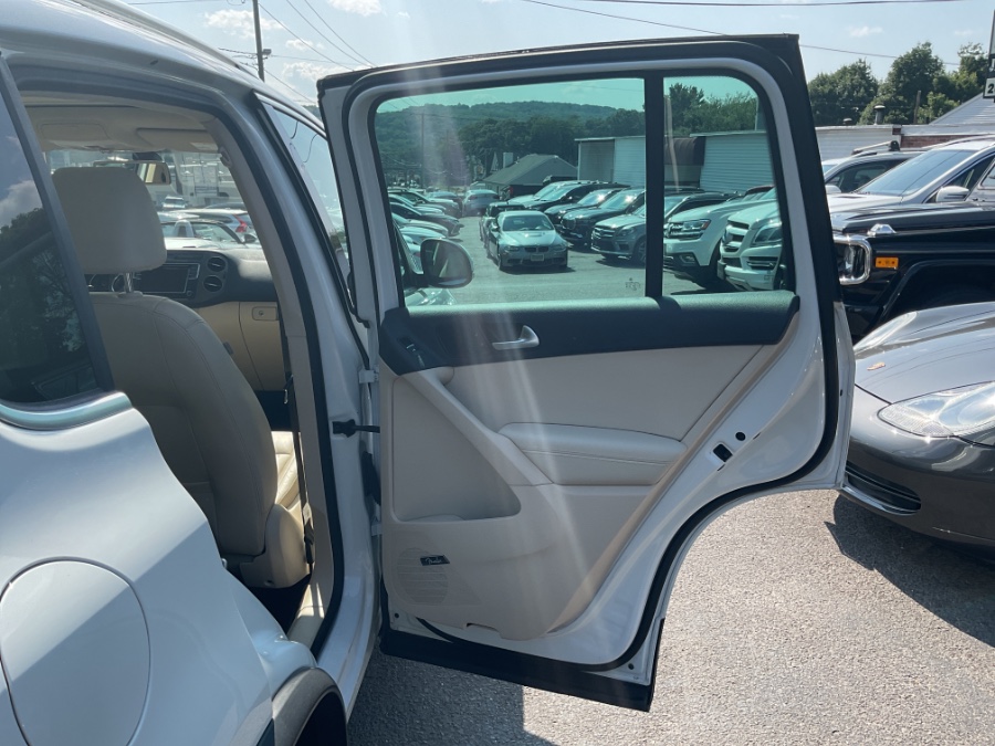 2016 Volkswagen Tiguan 4MOTION 4dr Auto SEL, available for sale in Waterbury, Connecticut | Jim Juliani Motors. Waterbury, Connecticut 2016 Volkswagen Tiguan 4MOTION 4dr Auto SEL, available for sale in Waterbury, Connecticut | Jim Juliani Motors. Waterbury, Connecticut