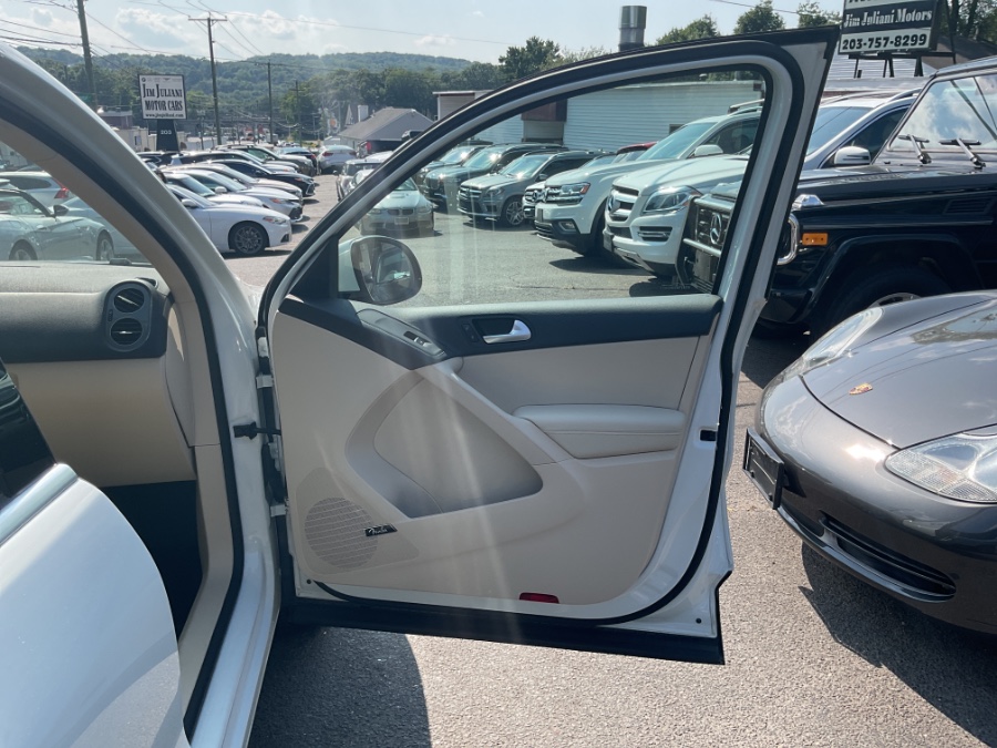 2016 Volkswagen Tiguan 4MOTION 4dr Auto SEL, available for sale in Waterbury, Connecticut | Jim Juliani Motors. Waterbury, Connecticut 2016 Volkswagen Tiguan 4MOTION 4dr Auto SEL, available for sale in Waterbury, Connecticut | Jim Juliani Motors. Waterbury, Connecticut