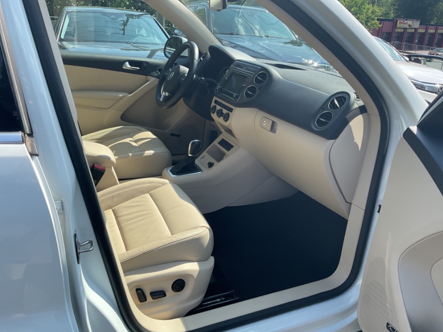 2016 Volkswagen Tiguan 4MOTION 4dr Auto SEL, available for sale in Waterbury, Connecticut | Jim Juliani Motors. Waterbury, Connecticut 2016 Volkswagen Tiguan 4MOTION 4dr Auto SEL, available for sale in Waterbury, Connecticut | Jim Juliani Motors. Waterbury, Connecticut