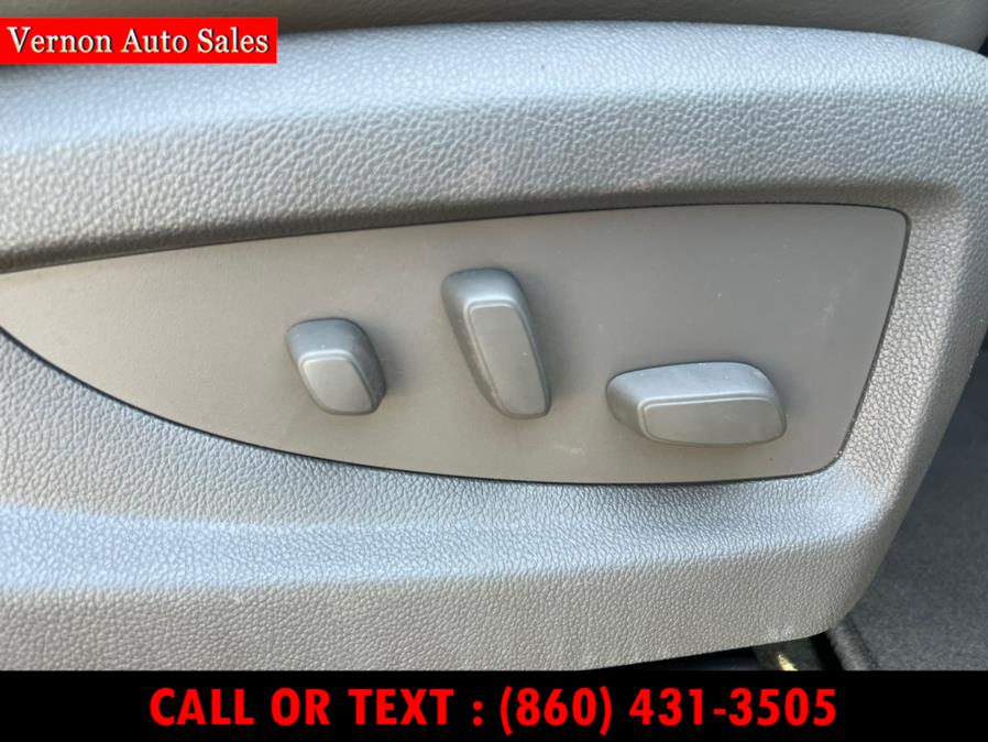 2017 GMC Yukon 4WD 4dr Denali, available for sale in Manchester, Connecticut | Vernon Auto Sale & Service. Manchester, Connecticut 2017 GMC Yukon 4WD 4dr Denali, available for sale in Manchester, Connecticut | Vernon Auto Sale & Service. Manchester, Connecticut