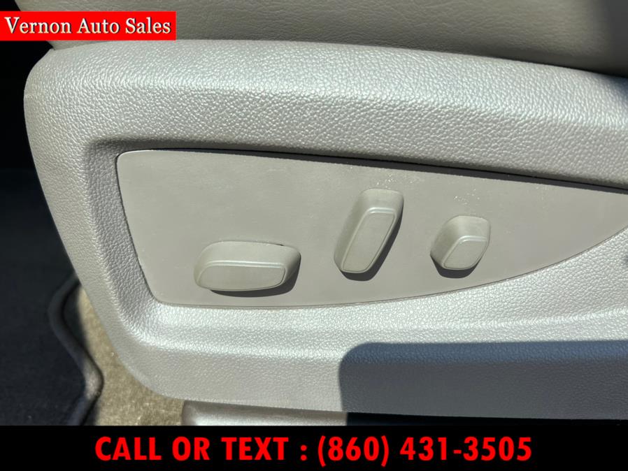 2017 GMC Yukon 4WD 4dr Denali, available for sale in Manchester, Connecticut | Vernon Auto Sale & Service. Manchester, Connecticut 2017 GMC Yukon 4WD 4dr Denali, available for sale in Manchester, Connecticut | Vernon Auto Sale & Service. Manchester, Connecticut