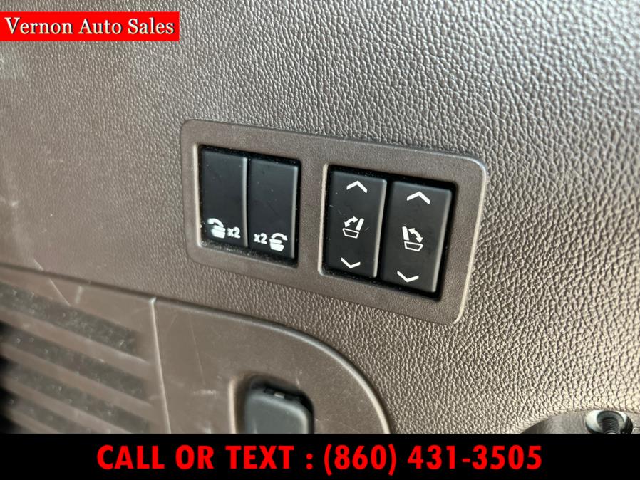 2017 GMC Yukon 4WD 4dr Denali, available for sale in Manchester, Connecticut | Vernon Auto Sale & Service. Manchester, Connecticut 2017 GMC Yukon 4WD 4dr Denali, available for sale in Manchester, Connecticut | Vernon Auto Sale & Service. Manchester, Connecticut
