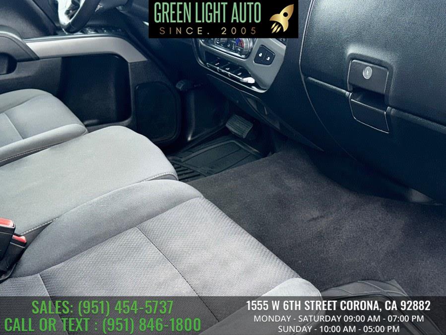 2018 Chevrolet Silverado 1500 4WD Crew Cab 143.5" LT w/2LT, available for sale in Corona, California | Green Light Auto. Corona, California 2018 Chevrolet Silverado 1500 4WD Crew Cab 143.5" LT w/2LT, available for sale in Corona, California | Green Light Auto. Corona, California