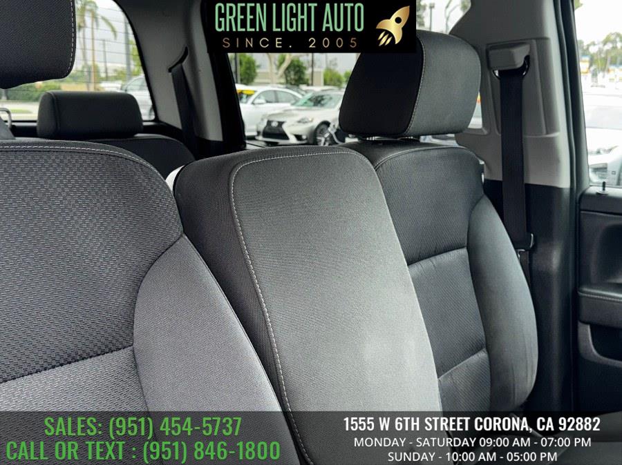 2018 Chevrolet Silverado 1500 4WD Crew Cab 143.5" LT w/2LT, available for sale in Corona, California | Green Light Auto. Corona, California 2018 Chevrolet Silverado 1500 4WD Crew Cab 143.5" LT w/2LT, available for sale in Corona, California | Green Light Auto. Corona, California