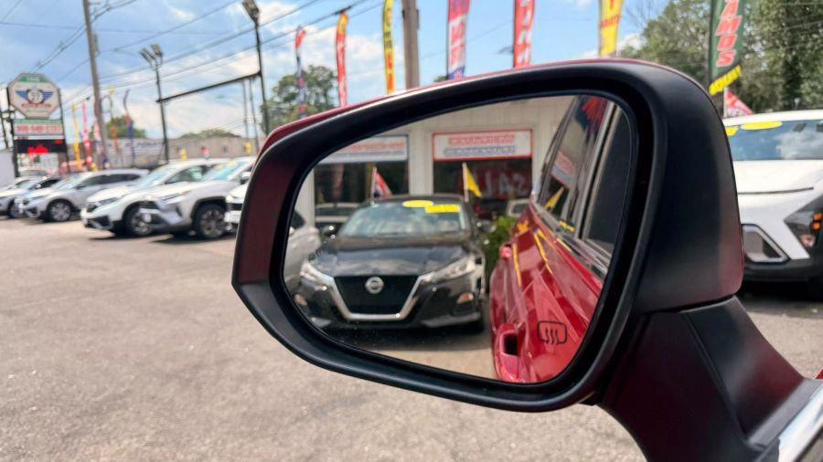 2022 Toyota Highlander XLE Sport Utility 4D, available for sale in Linden, New Jersey | Route 27 Auto Mall. Linden, New Jersey 2022 Toyota Highlander XLE Sport Utility 4D, available for sale in Linden, New Jersey | Route 27 Auto Mall. Linden, New Jersey