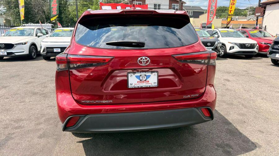 2022 Toyota Highlander XLE Sport Utility 4D, available for sale in Linden, New Jersey | Route 27 Auto Mall. Linden, New Jersey 2022 Toyota Highlander XLE Sport Utility 4D, available for sale in Linden, New Jersey | Route 27 Auto Mall. Linden, New Jersey