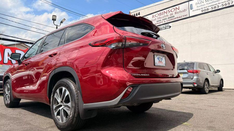 2022 Toyota Highlander XLE Sport Utility 4D, available for sale in Linden, New Jersey | Route 27 Auto Mall. Linden, New Jersey 2022 Toyota Highlander XLE Sport Utility 4D, available for sale in Linden, New Jersey | Route 27 Auto Mall. Linden, New Jersey