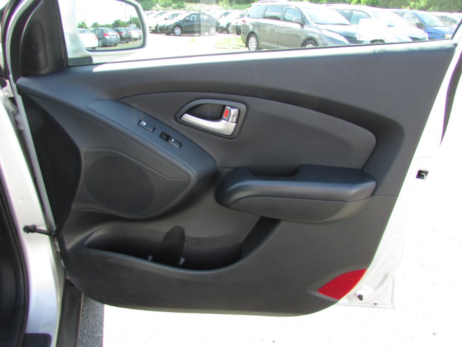 2012 Hyundai Tucson AWD 4dr Auto Limited PZEV, available for sale in East Windsor, Connecticut | United Auto Sales of E Windsor, Inc. East Windsor, Connecticut 2012 Hyundai Tucson AWD 4dr Auto Limited PZEV, available for sale in East Windsor, Connecticut | United Auto Sales of E Windsor, Inc. East Windsor, Connecticut