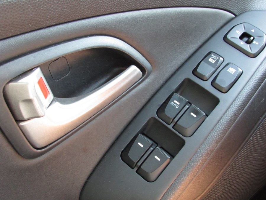 2012 Hyundai Tucson AWD 4dr Auto Limited PZEV, available for sale in East Windsor, Connecticut | United Auto Sales of E Windsor, Inc. East Windsor, Connecticut 2012 Hyundai Tucson AWD 4dr Auto Limited PZEV, available for sale in East Windsor, Connecticut | United Auto Sales of E Windsor, Inc. East Windsor, Connecticut