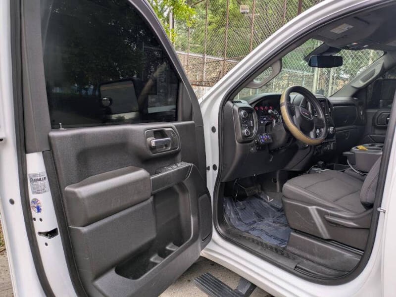 2024 GMC Sierra 2500HD 4WD Crew Cab 159" Pro, available for sale in Long Island City, New York | Luxury Of Queens. Long Island City, New York 2024 GMC Sierra 2500HD 4WD Crew Cab 159" Pro, available for sale in Long Island City, New York | Luxury Of Queens. Long Island City, New York