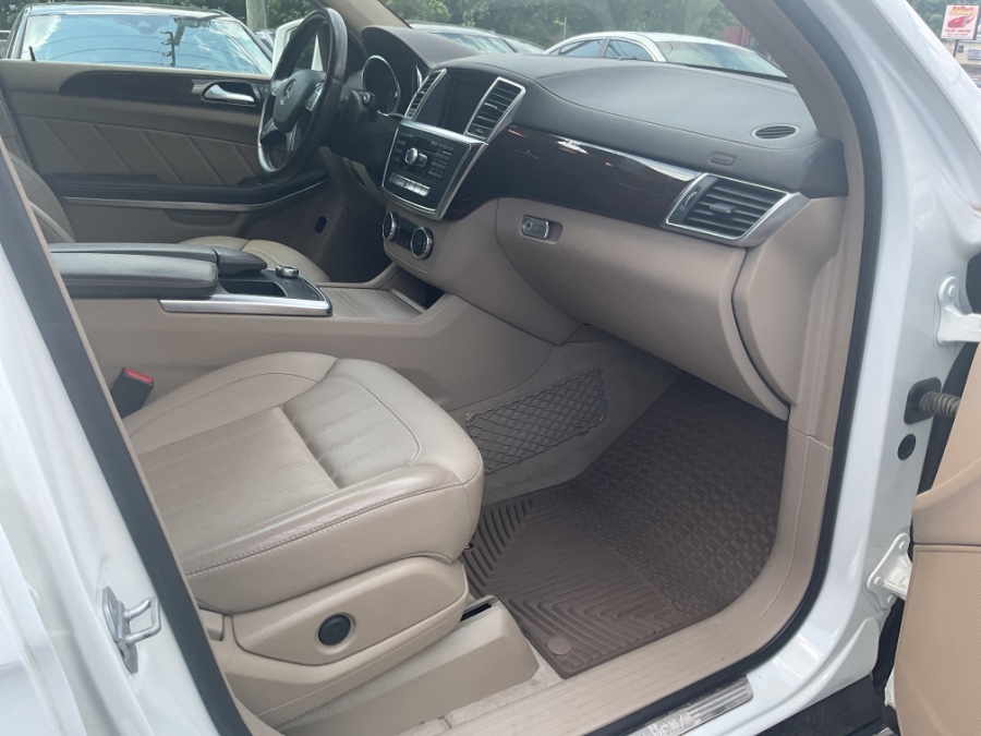 2014 Mercedes-Benz GL-Class 4MATIC 4dr GL 450, available for sale in Waterbury, Connecticut | Jim Juliani Motors. Waterbury, Connecticut 2014 Mercedes-Benz GL-Class 4MATIC 4dr GL 450, available for sale in Waterbury, Connecticut | Jim Juliani Motors. Waterbury, Connecticut