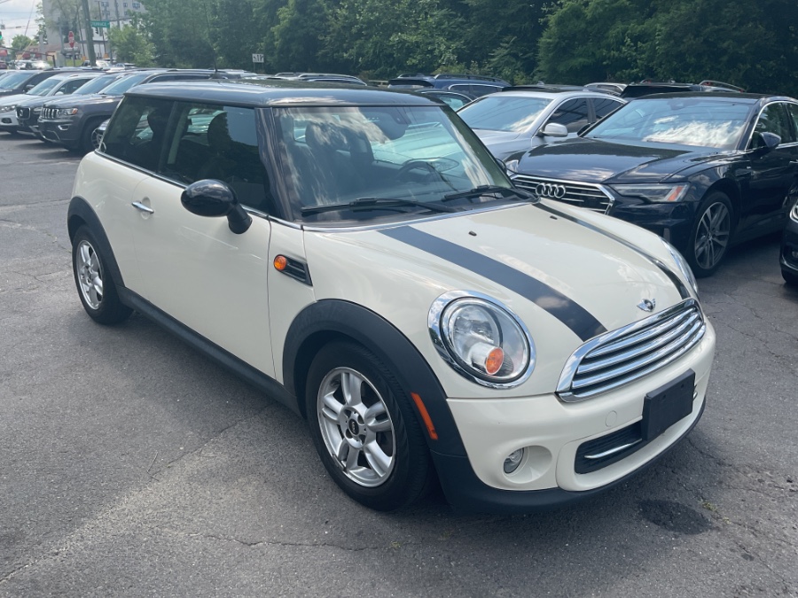 Used 2013 MINI Cooper Hardtop in Waterbury, Connecticut | Jim Juliani Motors. Waterbury, Connecticut