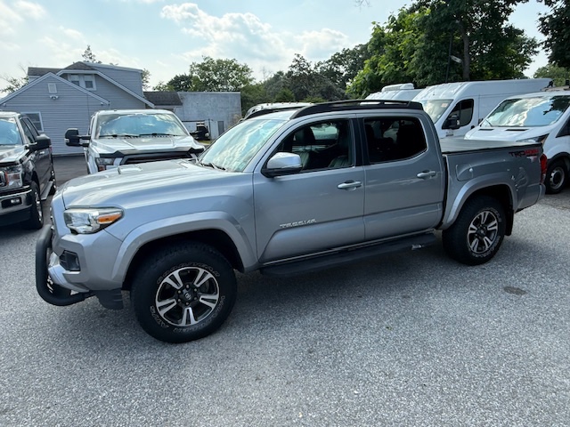 2016 Toyota Tacoma 4WD Double Cab V6 AT TRD Sport (Natl), available for sale in Huntington Station, New York | Huntington Auto Mall. Huntington Station, New York
