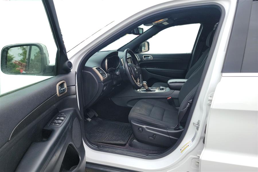 2017 Jeep Grand Cherokee Altitude 4x4 *Ltd Avail*, available for sale in Lindenhurst, New York | Power Motor Group. Lindenhurst, New York 2017 Jeep Grand Cherokee Altitude 4x4 *Ltd Avail*, available for sale in Lindenhurst, New York | Power Motor Group. Lindenhurst, New York