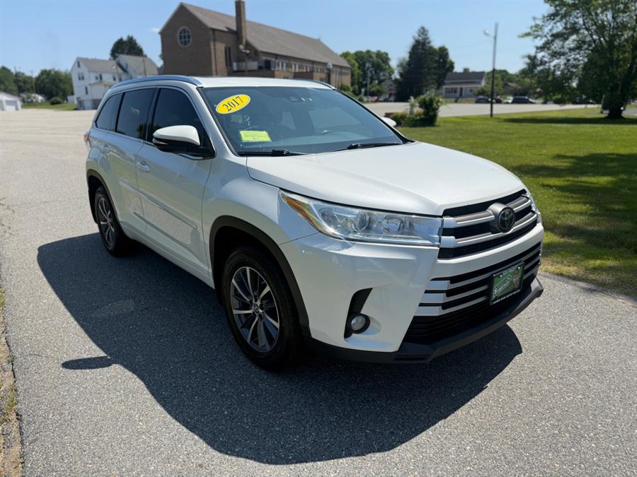 Used 2017 Toyota Highlander in Lawrence, Massachusetts | Home Run Auto Sales Inc. Lawrence, Massachusetts