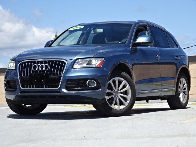 2016 Audi Q5 2.0T Premium quattro, available for sale in Newton, Massachusetts | Cars of Boston. Newton, Massachusetts 2016 Audi Q5 2.0T Premium quattro, available for sale in Newton, Massachusetts | Cars of Boston. Newton, Massachusetts
