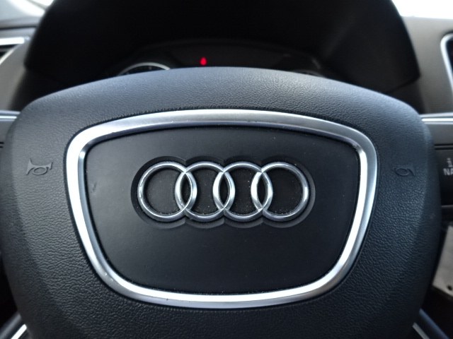2016 Audi Q5 2.0T Premium quattro, available for sale in Newton, Massachusetts | Cars of Boston. Newton, Massachusetts 2016 Audi Q5 2.0T Premium quattro, available for sale in Newton, Massachusetts | Cars of Boston. Newton, Massachusetts