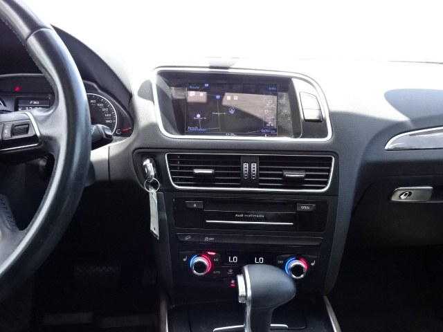 2016 Audi Q5 2.0T Premium quattro, available for sale in Newton, Massachusetts | Cars of Boston. Newton, Massachusetts 2016 Audi Q5 2.0T Premium quattro, available for sale in Newton, Massachusetts | Cars of Boston. Newton, Massachusetts