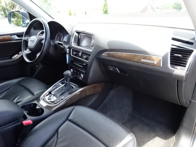 2016 Audi Q5 2.0T Premium quattro, available for sale in Newton, Massachusetts | Cars of Boston. Newton, Massachusetts 2016 Audi Q5 2.0T Premium quattro, available for sale in Newton, Massachusetts | Cars of Boston. Newton, Massachusetts