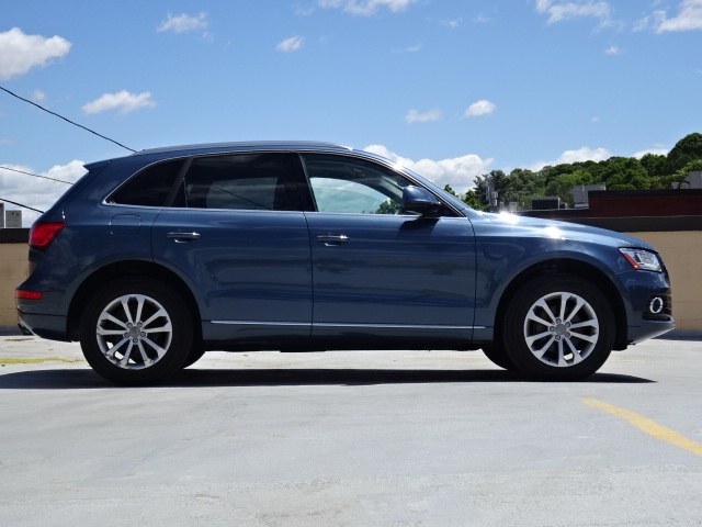 2016 Audi Q5 2.0T Premium quattro, available for sale in Newton, Massachusetts | Cars of Boston. Newton, Massachusetts 2016 Audi Q5 2.0T Premium quattro, available for sale in Newton, Massachusetts | Cars of Boston. Newton, Massachusetts