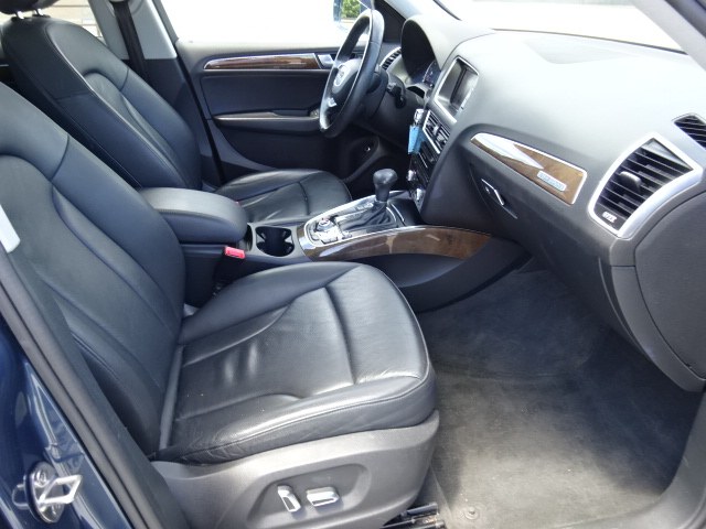 2016 Audi Q5 2.0T Premium quattro, available for sale in Newton, Massachusetts | Cars of Boston. Newton, Massachusetts 2016 Audi Q5 2.0T Premium quattro, available for sale in Newton, Massachusetts | Cars of Boston. Newton, Massachusetts