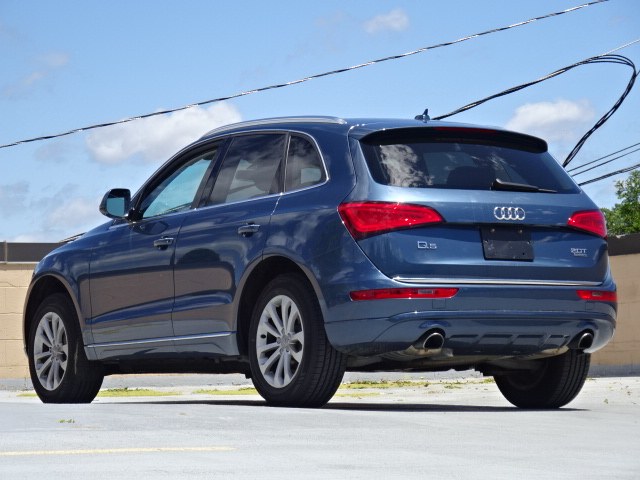 2016 Audi Q5 2.0T Premium quattro, available for sale in Newton, Massachusetts | Cars of Boston. Newton, Massachusetts 2016 Audi Q5 2.0T Premium quattro, available for sale in Newton, Massachusetts | Cars of Boston. Newton, Massachusetts