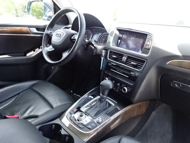 2016 Audi Q5 2.0T Premium quattro, available for sale in Newton, Massachusetts | Cars of Boston. Newton, Massachusetts 2016 Audi Q5 2.0T Premium quattro, available for sale in Newton, Massachusetts | Cars of Boston. Newton, Massachusetts