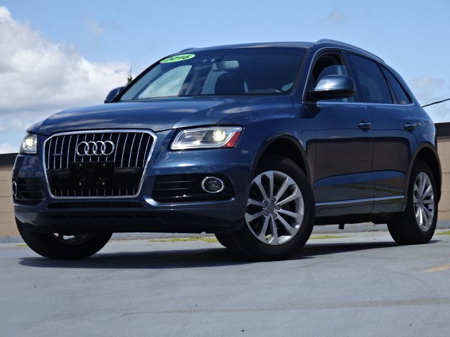 2016 Audi Q5 2.0T Premium quattro, available for sale in Newton, Massachusetts | Cars of Boston. Newton, Massachusetts 2016 Audi Q5 2.0T Premium quattro, available for sale in Newton, Massachusetts | Cars of Boston. Newton, Massachusetts