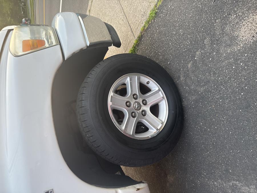 2005 Dodge Ram 1500 4dr Quad Cab 140.5" WB 4WD SLT, available for sale in Shirley, New York | Roe Motors Ltd. Shirley, New York 2005 Dodge Ram 1500 4dr Quad Cab 140.5" WB 4WD SLT, available for sale in Shirley, New York | Roe Motors Ltd. Shirley, New York
