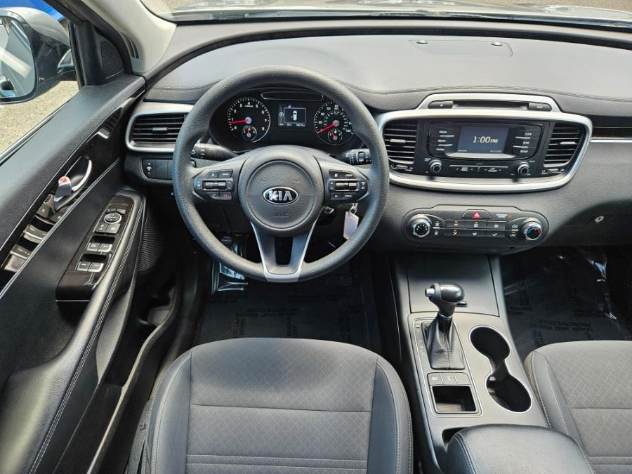 2016 Kia Sorento AWD 4dr 2.4L LX, available for sale in East Windsor, Connecticut | Toro Auto. East Windsor, Connecticut 2016 Kia Sorento AWD 4dr 2.4L LX, available for sale in East Windsor, Connecticut | Toro Auto. East Windsor, Connecticut