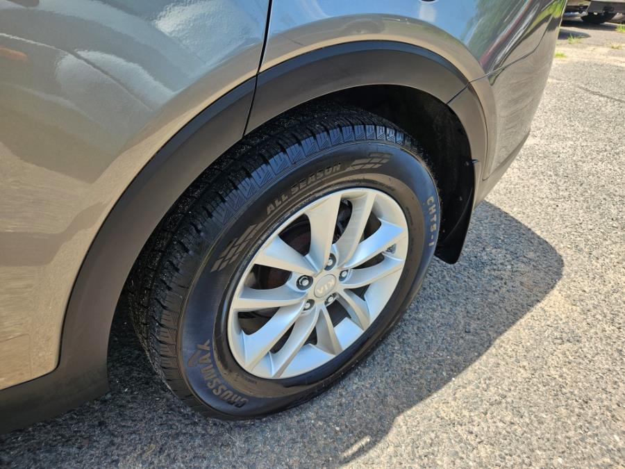2016 Kia Sorento AWD 4dr 2.4L LX, available for sale in East Windsor, Connecticut | Toro Auto. East Windsor, Connecticut 2016 Kia Sorento AWD 4dr 2.4L LX, available for sale in East Windsor, Connecticut | Toro Auto. East Windsor, Connecticut