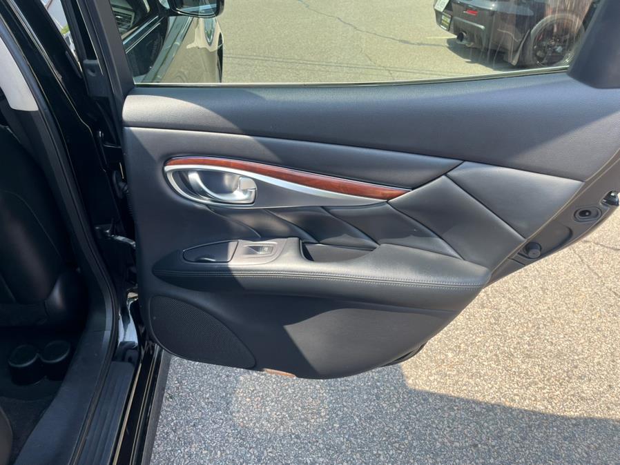2011 INFINITI M37 4dr Sdn AWD, available for sale in South Windsor, Connecticut | Mike And Tony Auto Sales, Inc. South Windsor, Connecticut 2011 INFINITI M37 4dr Sdn AWD, available for sale in South Windsor, Connecticut | Mike And Tony Auto Sales, Inc. South Windsor, Connecticut