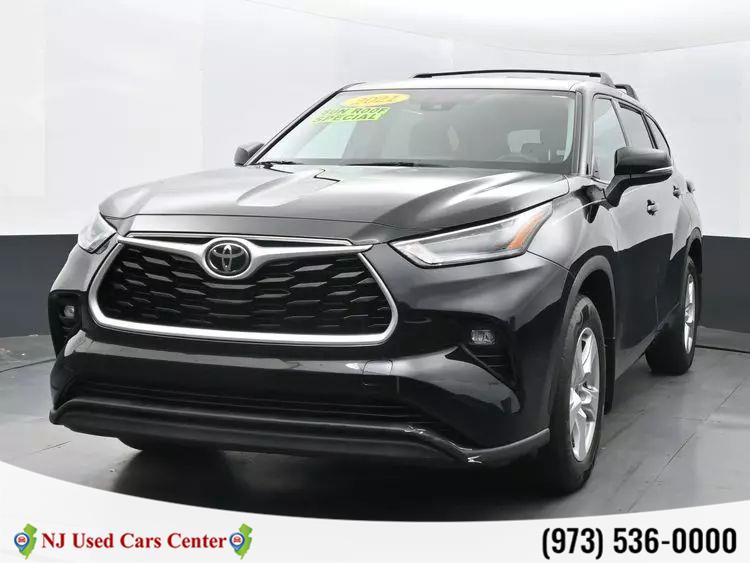 Used 2021 Toyota Highlander in Irvington, New Jersey | NJ Used Cars Center. Irvington, New Jersey