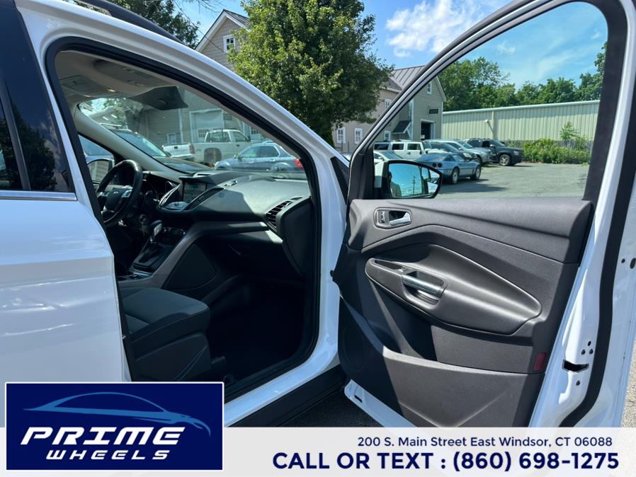 2016 Ford Escape 4WD 4dr SE, available for sale in East Windsor, Connecticut | Prime Wheels. East Windsor, Connecticut 2016 Ford Escape 4WD 4dr SE, available for sale in East Windsor, Connecticut | Prime Wheels. East Windsor, Connecticut